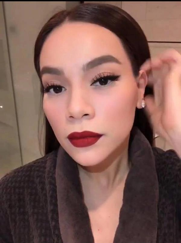 Xinh đẹp là thế hh đặng thu thảo vẫn bị các thánh soi tăm tia bởi lỗi trang điểm này