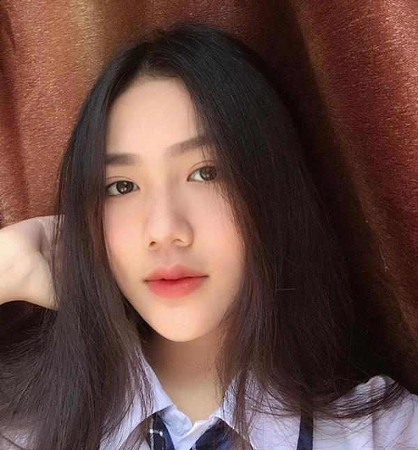 Xuất hiện cô nàng triệu vy bản sao đẹp hơn cả bản chính khiến ai cũng nao lòng