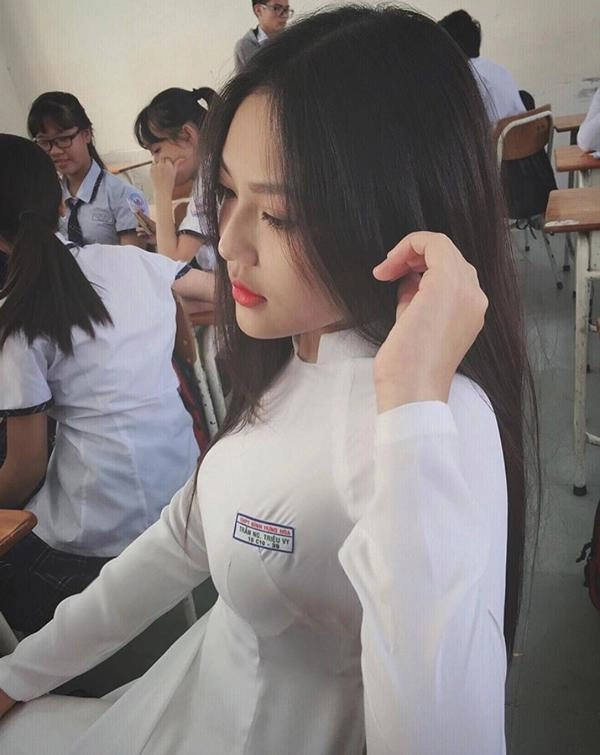 Xuất hiện cô nàng triệu vy bản sao đẹp hơn cả bản chính khiến ai cũng nao lòng