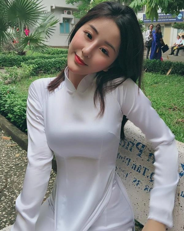 Xuất hiện cô nàng triệu vy bản sao đẹp hơn cả bản chính khiến ai cũng nao lòng