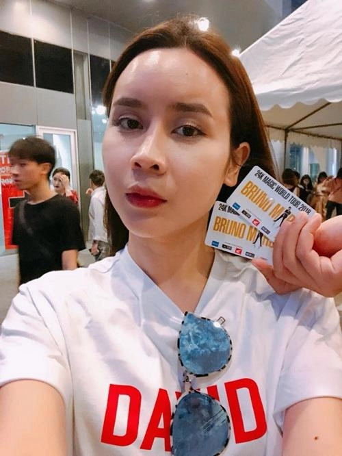 Xuất hiện với diện mạo khác lạ phải chăng lưu hương giang chạy theo trào lưu độn trán