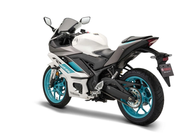 Yamaha r25 2024 ra mắt màu mới tại thị trường cho malaysia