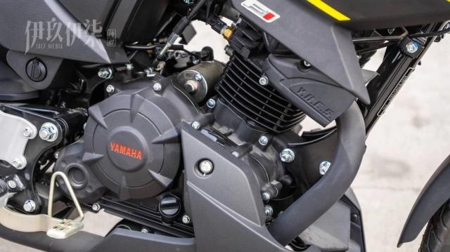 Ys150 2025 sở hữu kiểu dáng yamaha fz tuy nhiên dàn chân lại vô cùng độc lạ