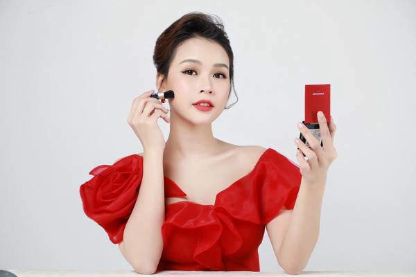 10 bí quyết giúp bạn trở thành người phụ nữ quyến rũ thần thái trong dịp 83
