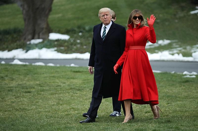 10 lần chọn đồ chuẩn nhất của bà melania trong một năm làm phu nhân tổng thống mỹ