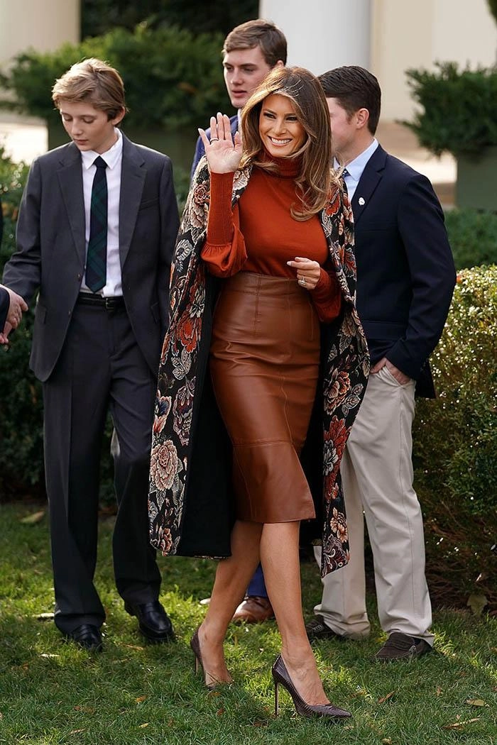 10 lần chọn đồ chuẩn nhất của bà melania trong một năm làm phu nhân tổng thống mỹ