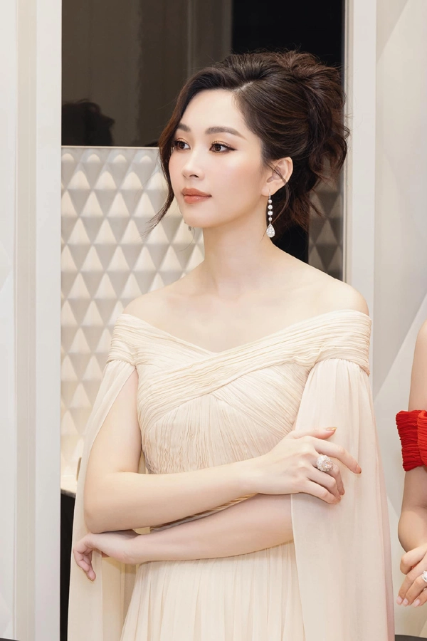 12 năm đăng quang hoa hậu việt nam đặng thu thảo vẫn giữ da trẻ đẹp cách chăm sóc da kỹ càng