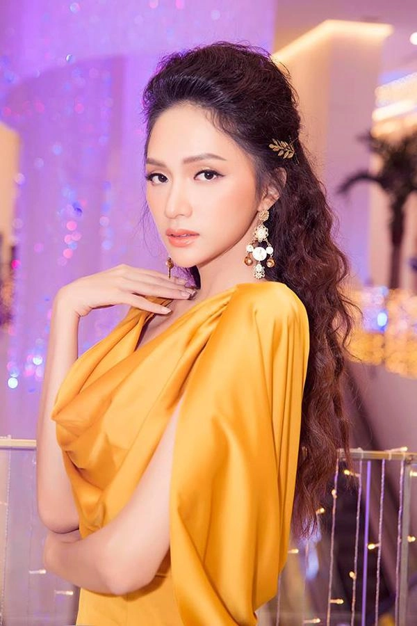 15 phút có ngay mặt tiền như đỗ mỹ linh với tông cam san hô bạn cần biết điều này