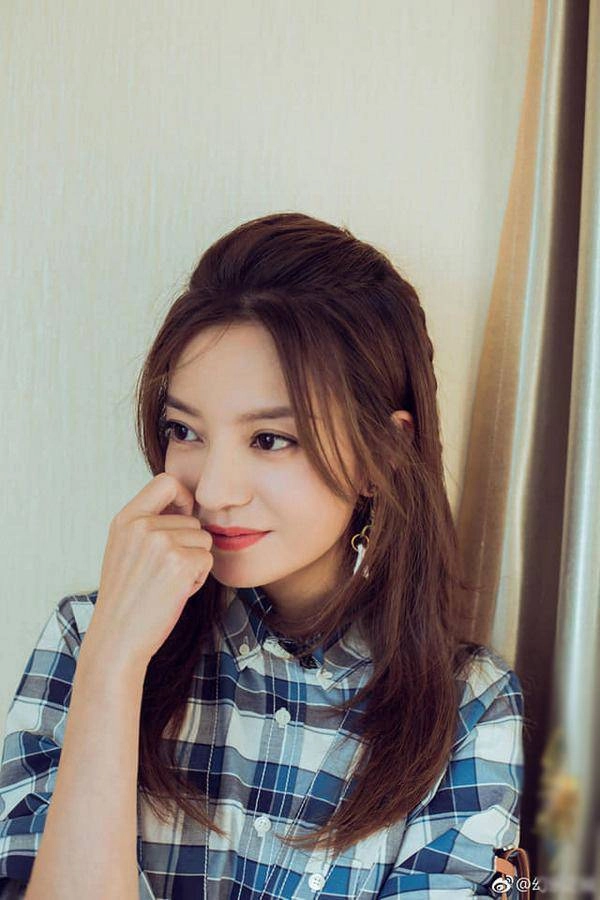 20 tuổi thần thái đã ngời ngời bảo sao triệu vy được phong là một trong tứ đại hoa đán