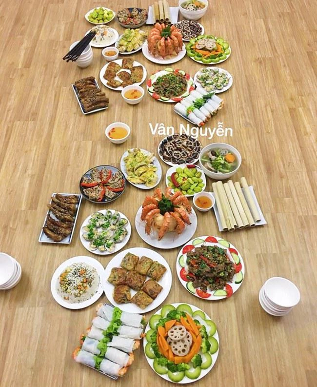 4 tiếng làm 2 mâm cơm đãi 20 khách 8x khiến bố mẹ tưởng đặt cơm nhà hàng hạng sang