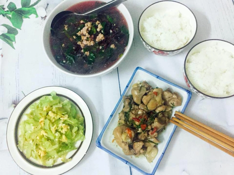 9x chỉ thích nấu cơm cho chồng hôm nào không vào bếp lại áy náy lương tâm