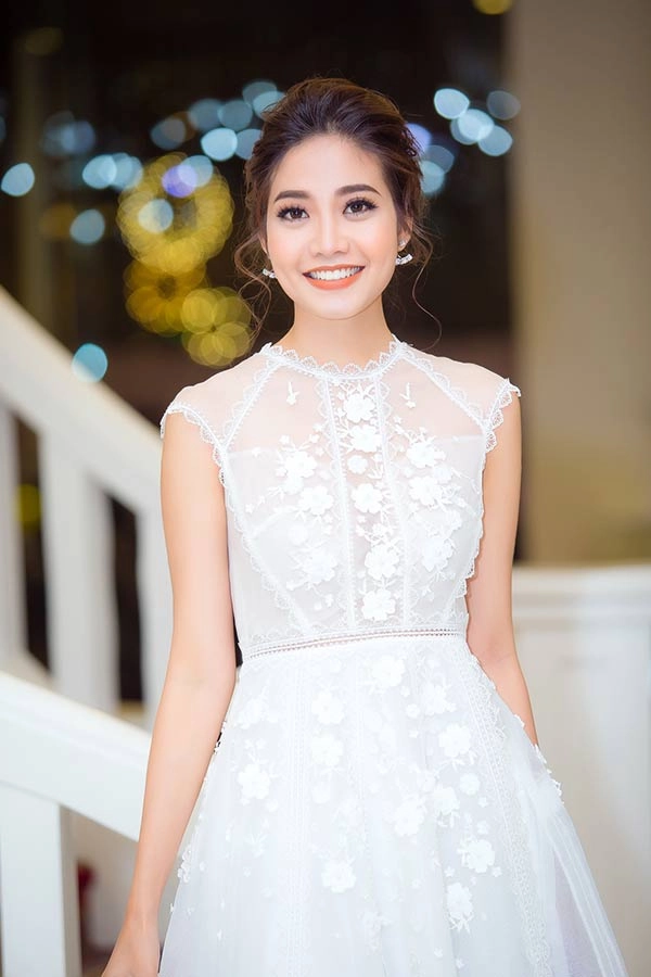 á khôi bị tước danh hiệu nguyễn thị thành gợi cảm tái xuất sau thời gian vắng bóng
