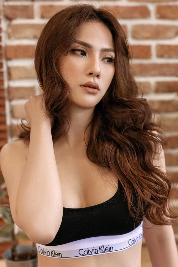 Ai như thu thuỷ khuôn mặt ngày một khác lạ nhưng vẫn mạnh dạn chia sẻ kinh nghiệm dao kéo