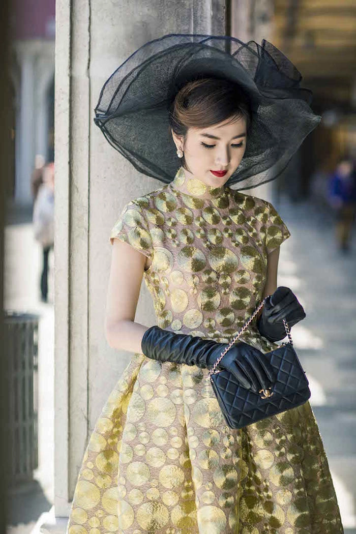 Ăn rất nhiều kem và pizza ngọc loan the face vẫn khoe vòng eo con kiến ở ý