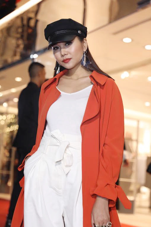Angela phương trinh thanh hằng siêu cá tính cùng nhau công phá thảm đỏ