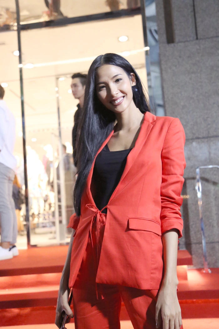 Angela phương trinh thanh hằng siêu cá tính cùng nhau công phá thảm đỏ