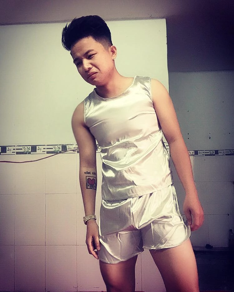 Anh chàng đồng nai khóc mếu khi mua đồ thể thao nhận ngay đồ lụa