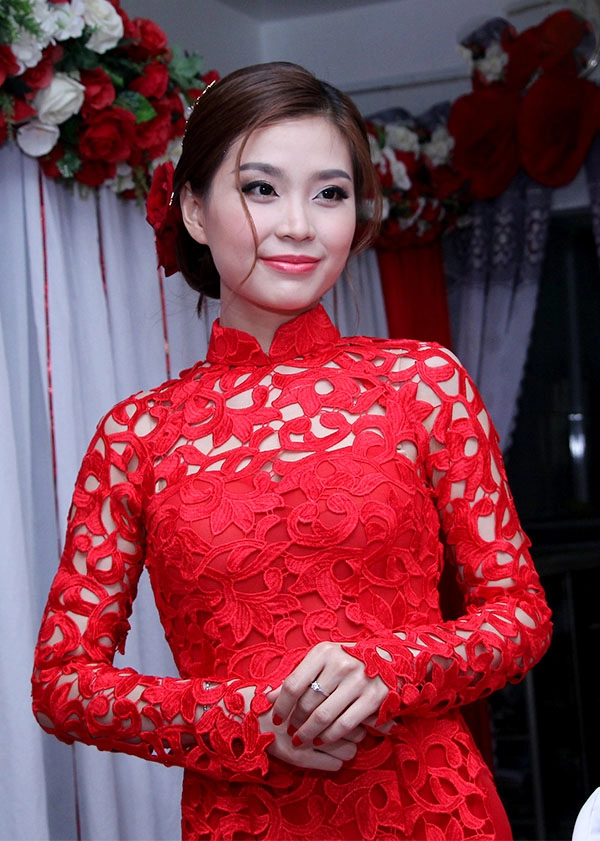 Áo dài ngày cưới của những người đẹp tăng thanh hà thu thảo thủy tiên có gì khác lạ