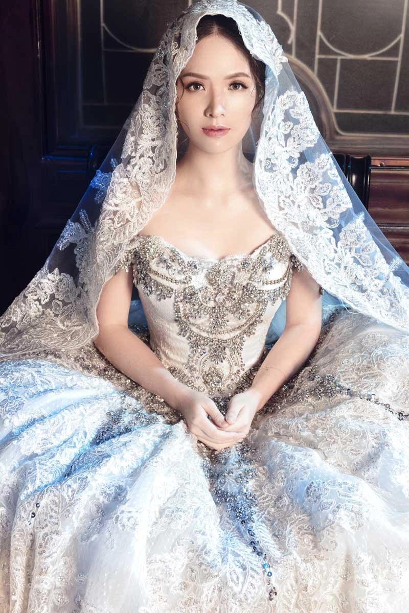 Bà mẹ hai con đan lê bất ngờ làm cô dâu của trai trẻ