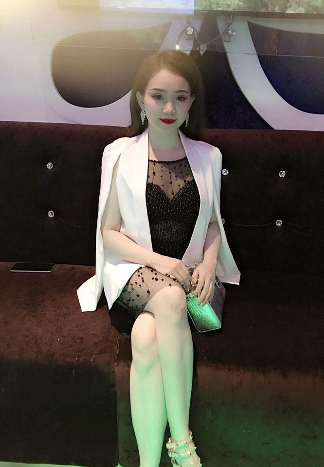 Bạn gái cầu thủ ngầu nhất u23 trắng không thua ngọc trinh hàng hiệu cũng không hề kém
