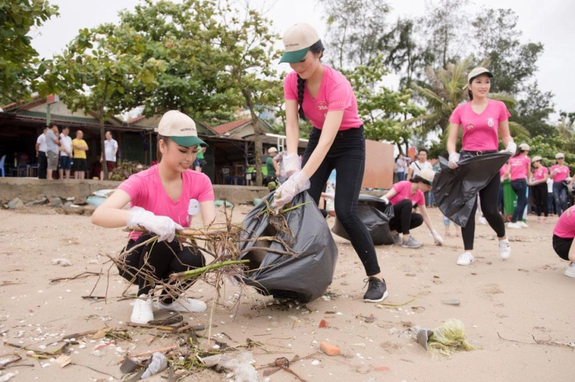 Bản tin hoa hậu thí sinh hoa hậu vn phía bắc dọn rác vẫn không ngừng đẹp