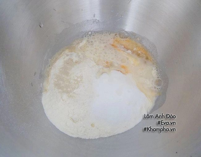 Bánh mì phô mai chảy món ăn siêu hot hóa ra chỉ làm như thế này