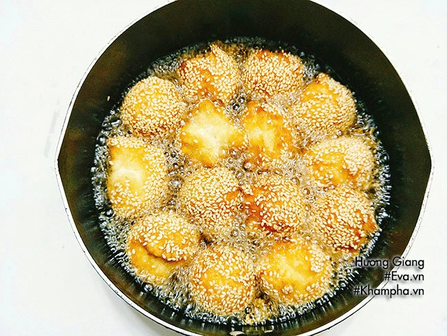 Bánh vừng cười nóng hổi xốp giòn nhâm nhi ngày se lạnh