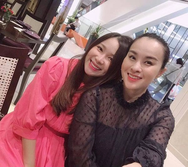 Bất ngờ xuất hiện sau 10 năm vắng bóng cựu thành viên mắt ngọc gây sốc toàn tập bởi