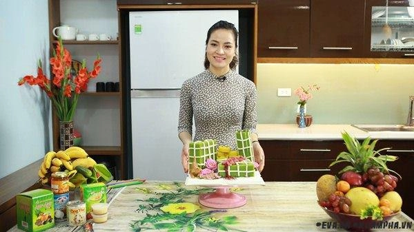 Bị chê nấu ăn dở mẹ hà nội nghỉ việc quyết theo đuổi đam mê tỉa thạch rau câu