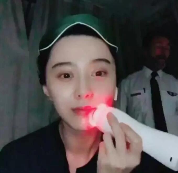 Bí mật đằng sau lớp mặt nạ dưỡng da của hồ ngọc hà hoàng thùy linh