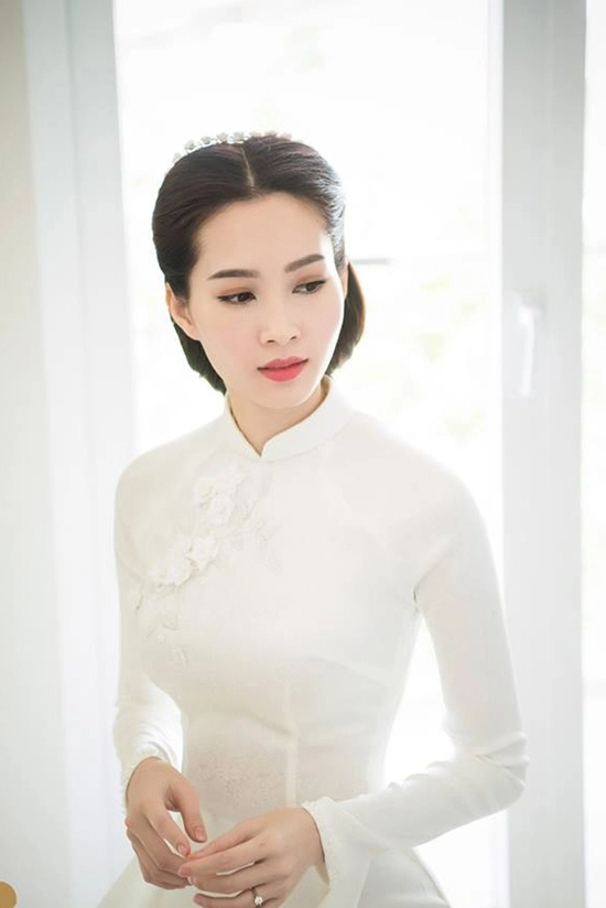 Bí mật lần đầu được tiết lộ về chiếc áo dài thu thảo chọn ngày ăn hỏi