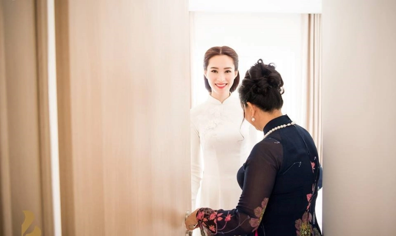 Bí mật lần đầu được tiết lộ về chiếc áo dài thu thảo chọn ngày ăn hỏi