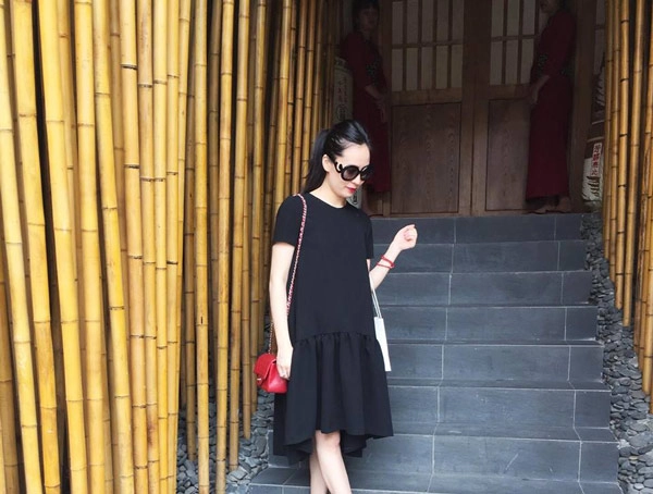 Bí mật mặc đẹp dễ như ăn kẹo của bà mẹ hà nội 3 con đi đến đâu là được khen ở đó
