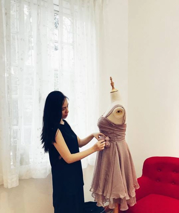 Bí mật mặc đẹp dễ như ăn kẹo của bà mẹ hà nội 3 con đi đến đâu là được khen ở đó
