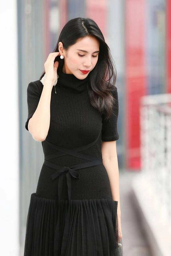 Bị săm soi nhan sắc khi không son phấn thủy tiên khiến fan sững sờ bởi điều này