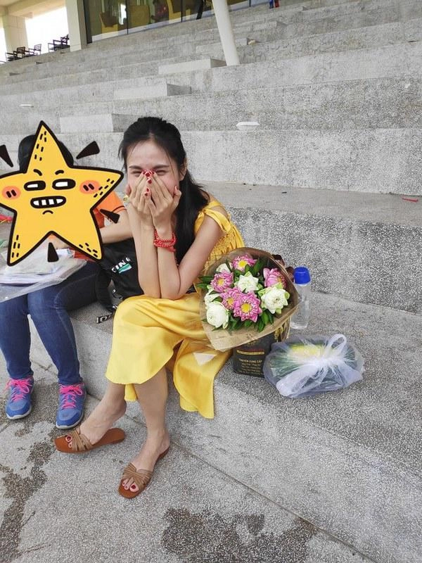 Bị săm soi nhan sắc khi không son phấn thủy tiên khiến fan sững sờ bởi điều này