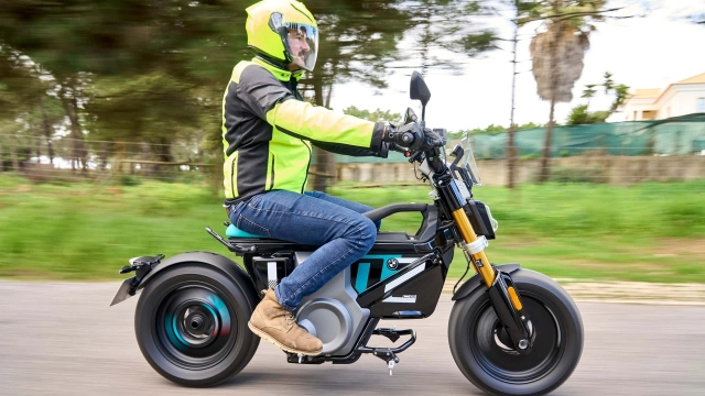 Bmw ce 02 lần đầu xuất hiện - mẫu xe ga điện ngộ nghĩnh với giao diện độc đáo