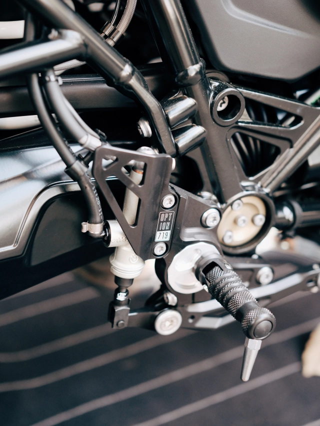 Bmw rninet bản kỷ niệm 100 năm về việt nam với giá gần 1 tỷ đồng