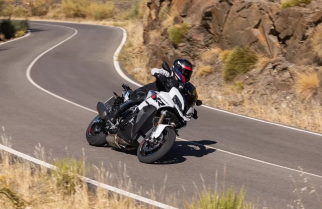 Bmw s1000xr và m1000xr tiếp tục trình làng sau bao ngày chờ đợi