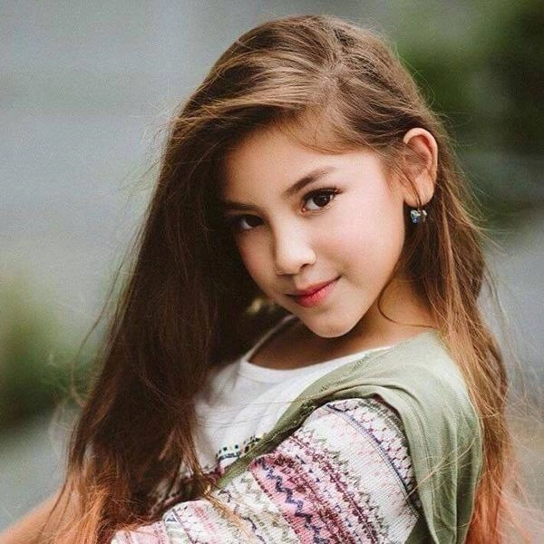 bông hồng lai nhí mang hai dòng máu việt - mỹ cùng mơ ước trở thành hoa hậu hoàn vũ