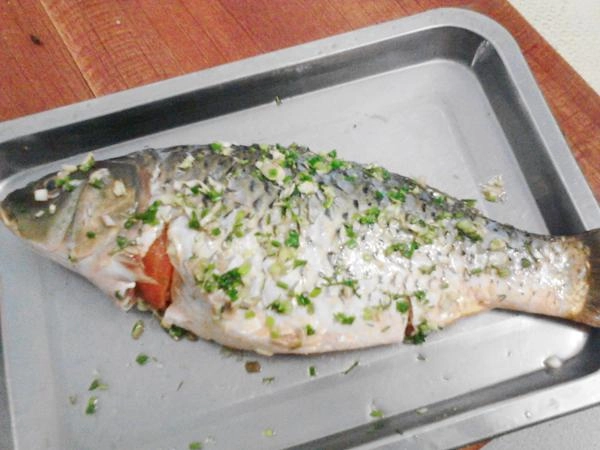 Cá chép hấp bia nóng hổi thơm ngon cho ngày mát trời