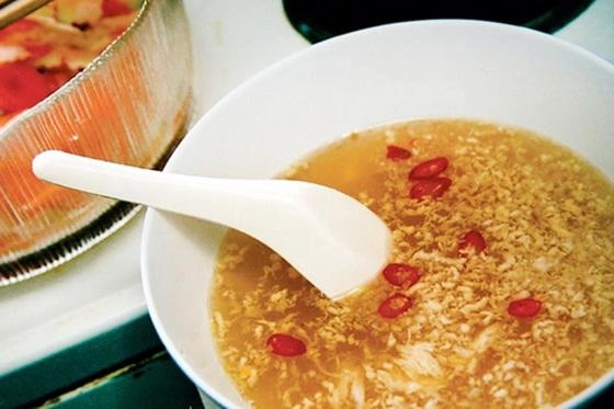 Cá chép hấp bia nóng hổi thơm ngon cho ngày mát trời