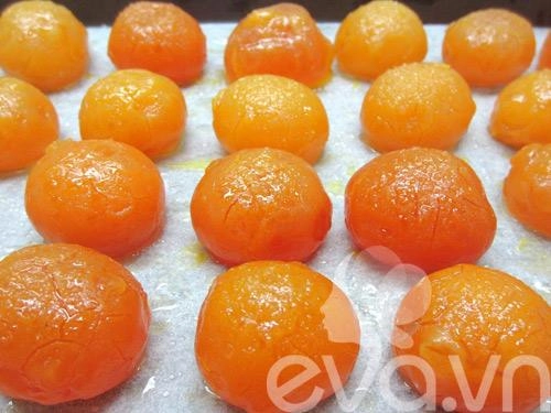 Cách làm bánh bông lan trứng muối mềm thơm ngon ngậy ăn là mê