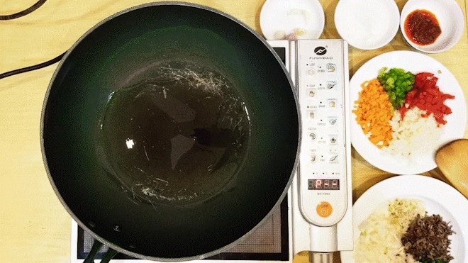 Cách làm bánh tráng lụi chấm mắm me chuẩn hương vị tây nguyên