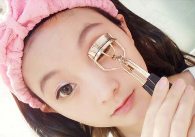 Cách makeup cực đơn giản cho nàng mắt một mí thêm xinh tươi trong đêm valentine này