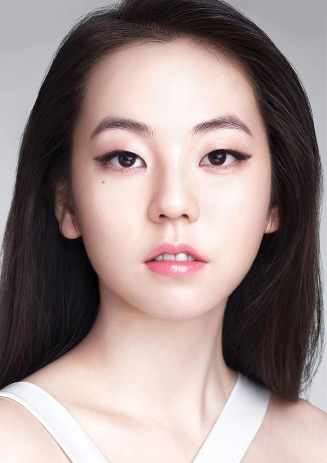 Cách makeup cực đơn giản cho nàng mắt một mí thêm xinh tươi trong đêm valentine này