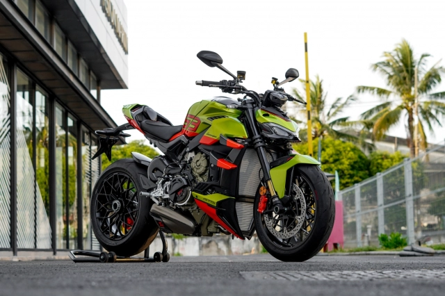 Cận cảnh ducati streetfighter v4 lamborghini giá hơn 2 tỷ đồng tại việt nam