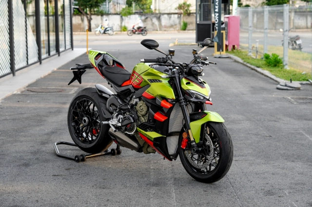 Cận cảnh ducati streetfighter v4 lamborghini giá hơn 2 tỷ đồng tại việt nam