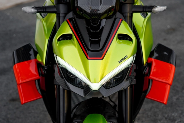 Cận cảnh ducati streetfighter v4 lamborghini giá hơn 2 tỷ đồng tại việt nam