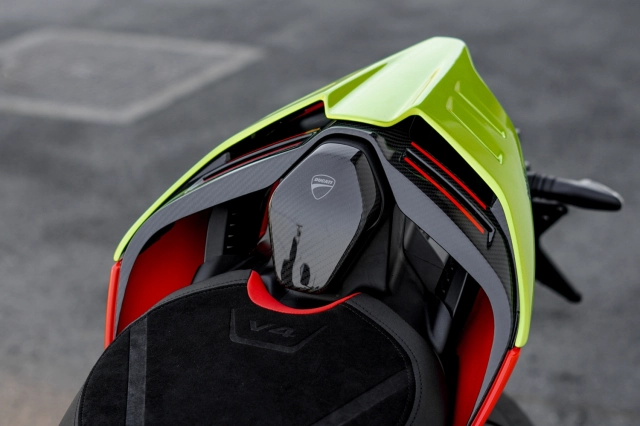 Cận cảnh ducati streetfighter v4 lamborghini giá hơn 2 tỷ đồng tại việt nam